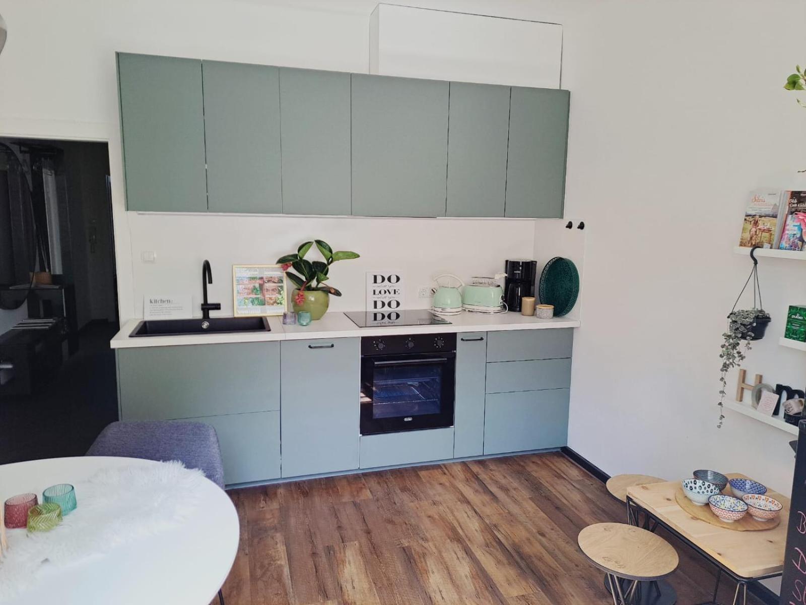 Apartment Wildflower In Privatvilla Im Herzen Merans Экстерьер фото