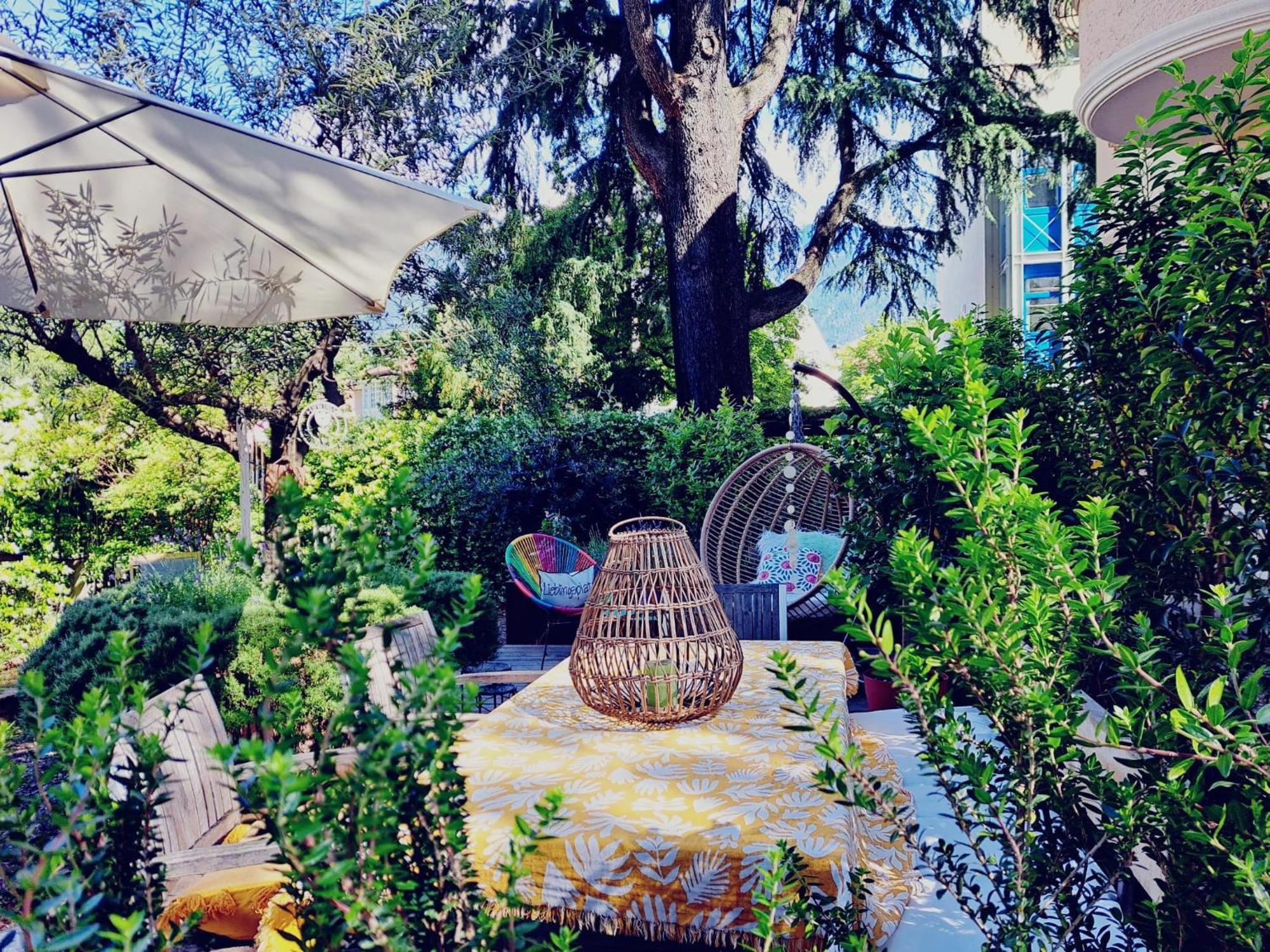 Apartment Wildflower In Privatvilla Im Herzen Merans Экстерьер фото