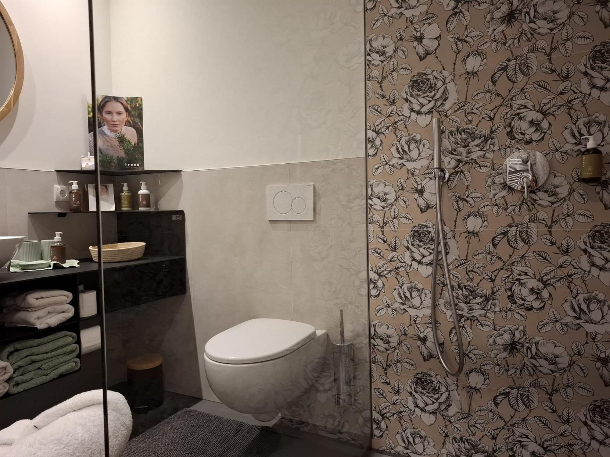 Apartment Wildflower In Privatvilla Im Herzen Merans Экстерьер фото
